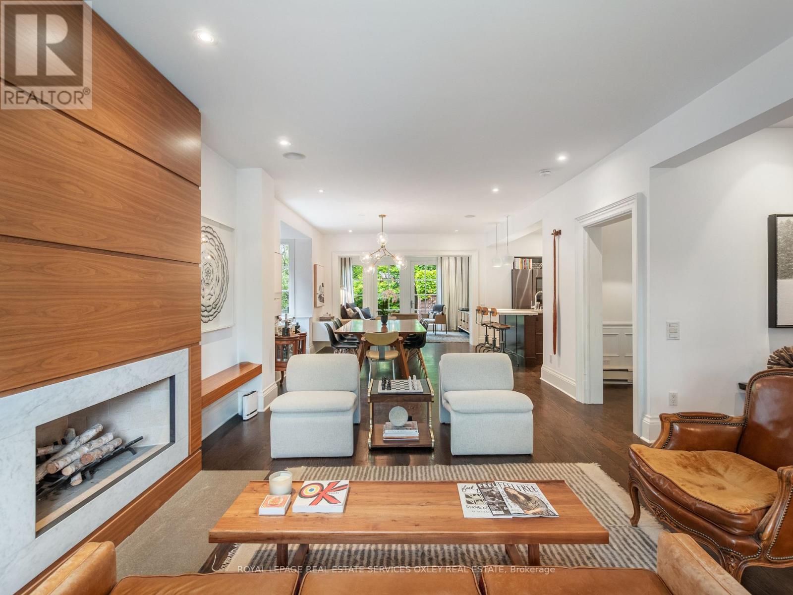 












24 ST ANDREWS GARDENS

,
Toronto,




Ontario
M4W2E1

