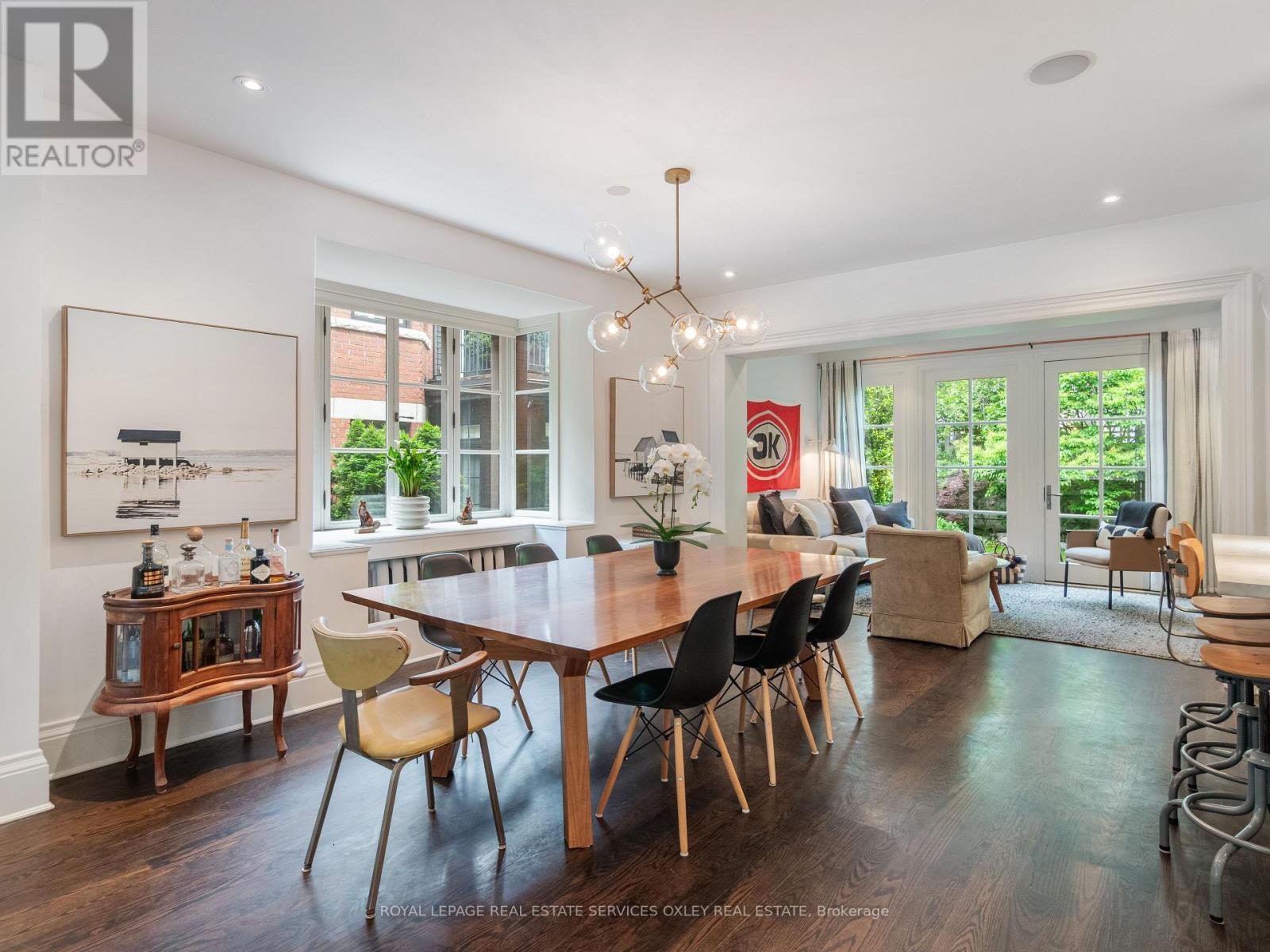 












24 ST ANDREWS GARDENS

,
Toronto,




Ontario
M4W2E1

