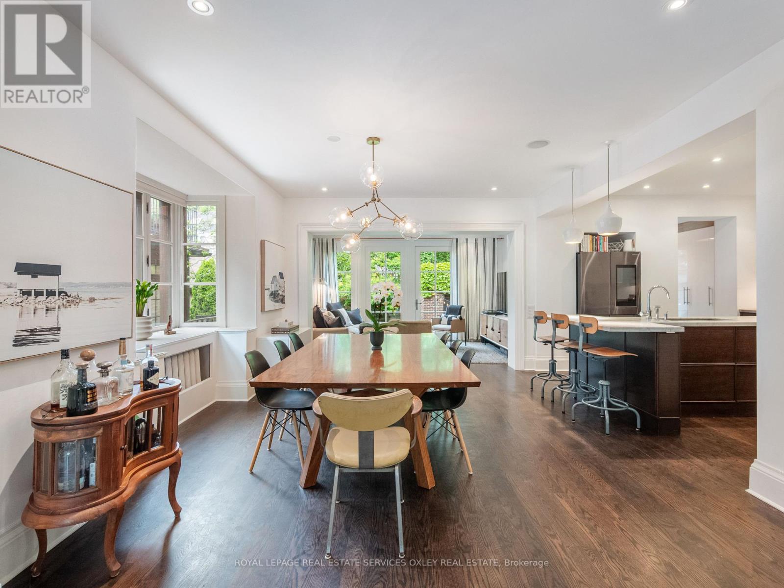 












24 ST ANDREWS GARDENS

,
Toronto,




Ontario
M4W2E1

