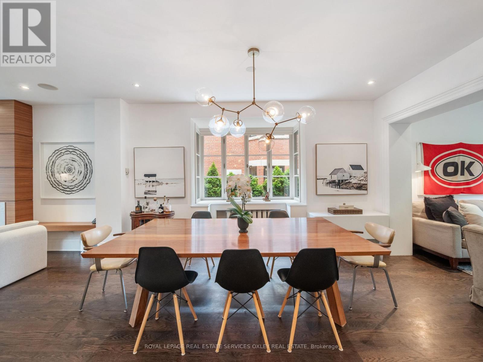 












24 ST ANDREWS GARDENS

,
Toronto,




Ontario
M4W2E1

