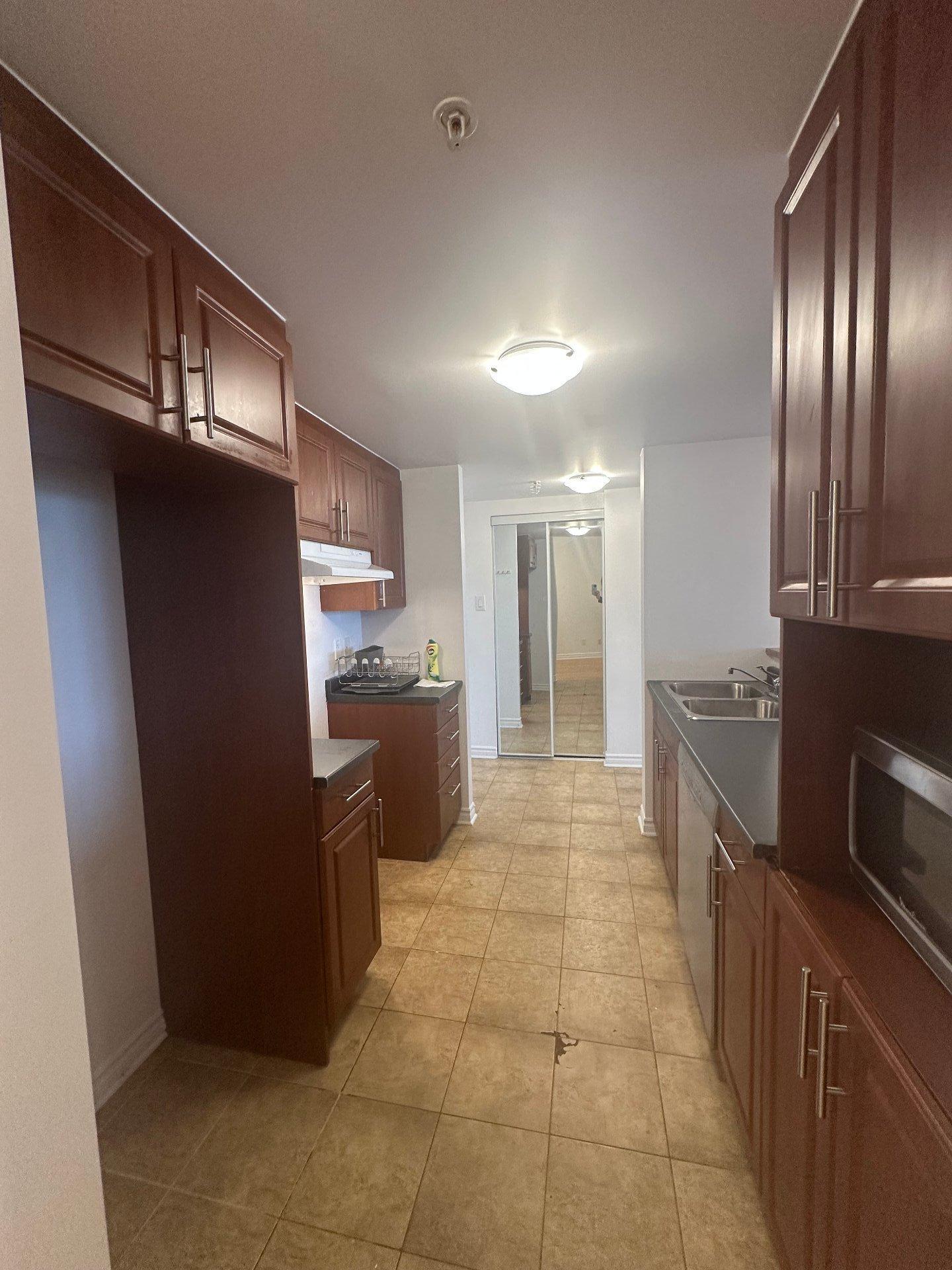 









385


Boul. Deguire

, 908,
Montréal (Saint-Laurent),




QC
H4N0A7

