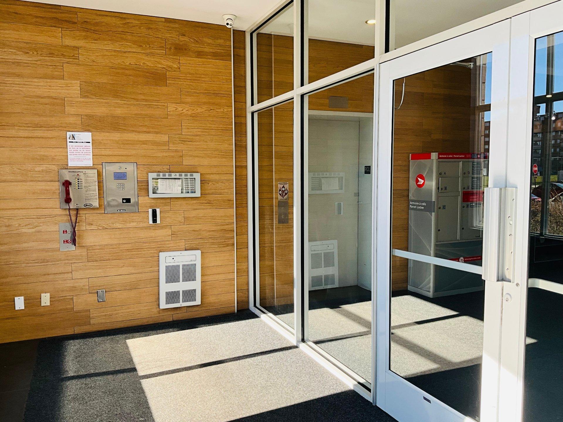 









385


Boul. Deguire

, 908,
Montréal (Saint-Laurent),




QC
H4N0A7

