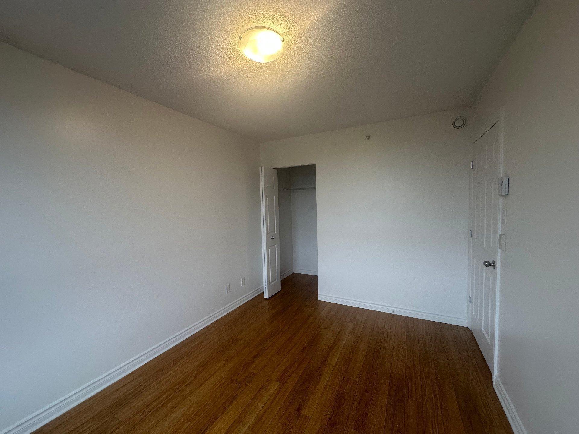 









385


Boul. Deguire

, 908,
Montréal (Saint-Laurent),




QC
H4N0A7

