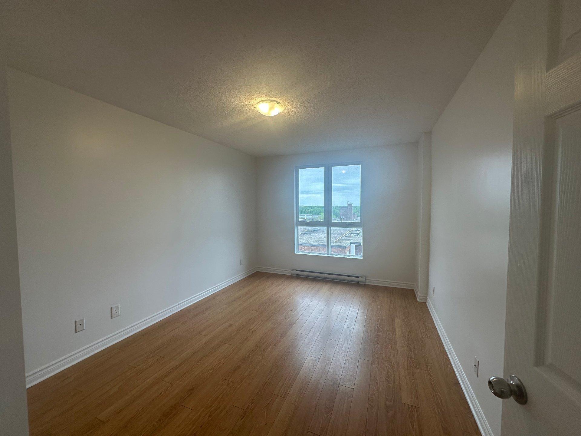 









385


Boul. Deguire

, 908,
Montréal (Saint-Laurent),




QC
H4N0A7

