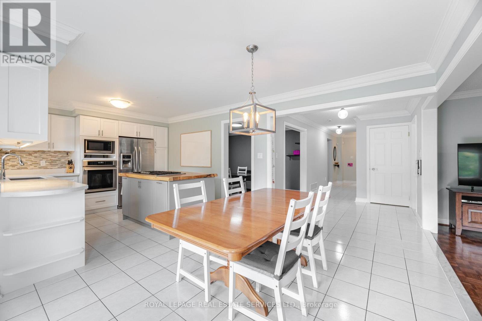 












2853 ROSEWOOD LANE

,
Oakville,




Ontario
L6J7M5

