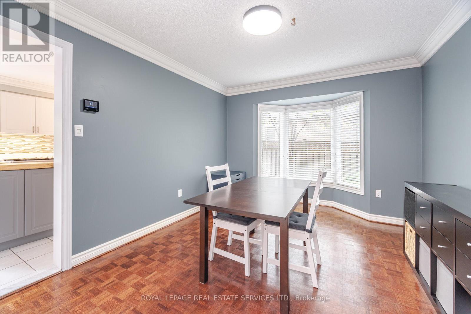 












2853 ROSEWOOD LANE

,
Oakville,




Ontario
L6J7M5

