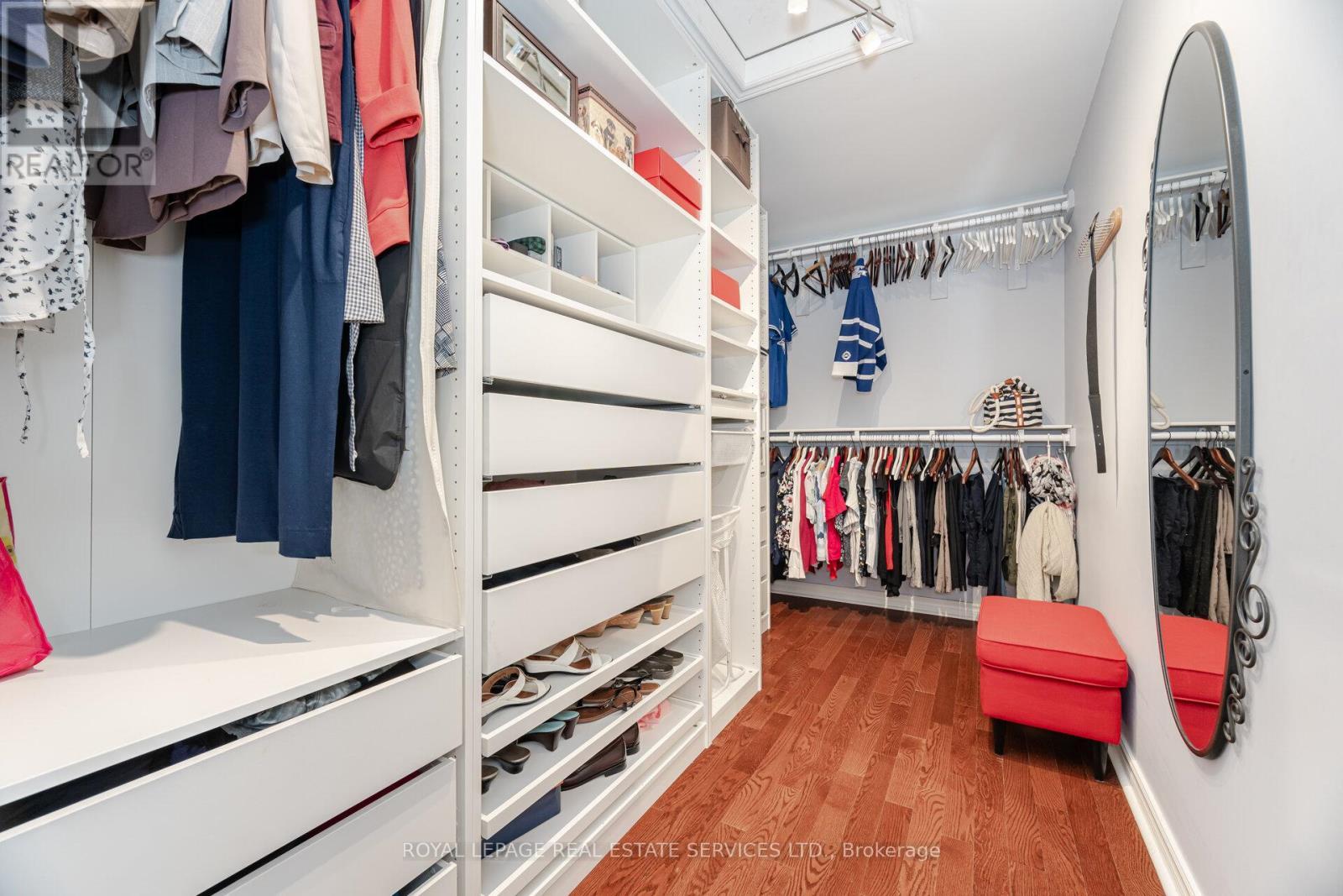 












2853 ROSEWOOD LANE

,
Oakville,




Ontario
L6J7M5

