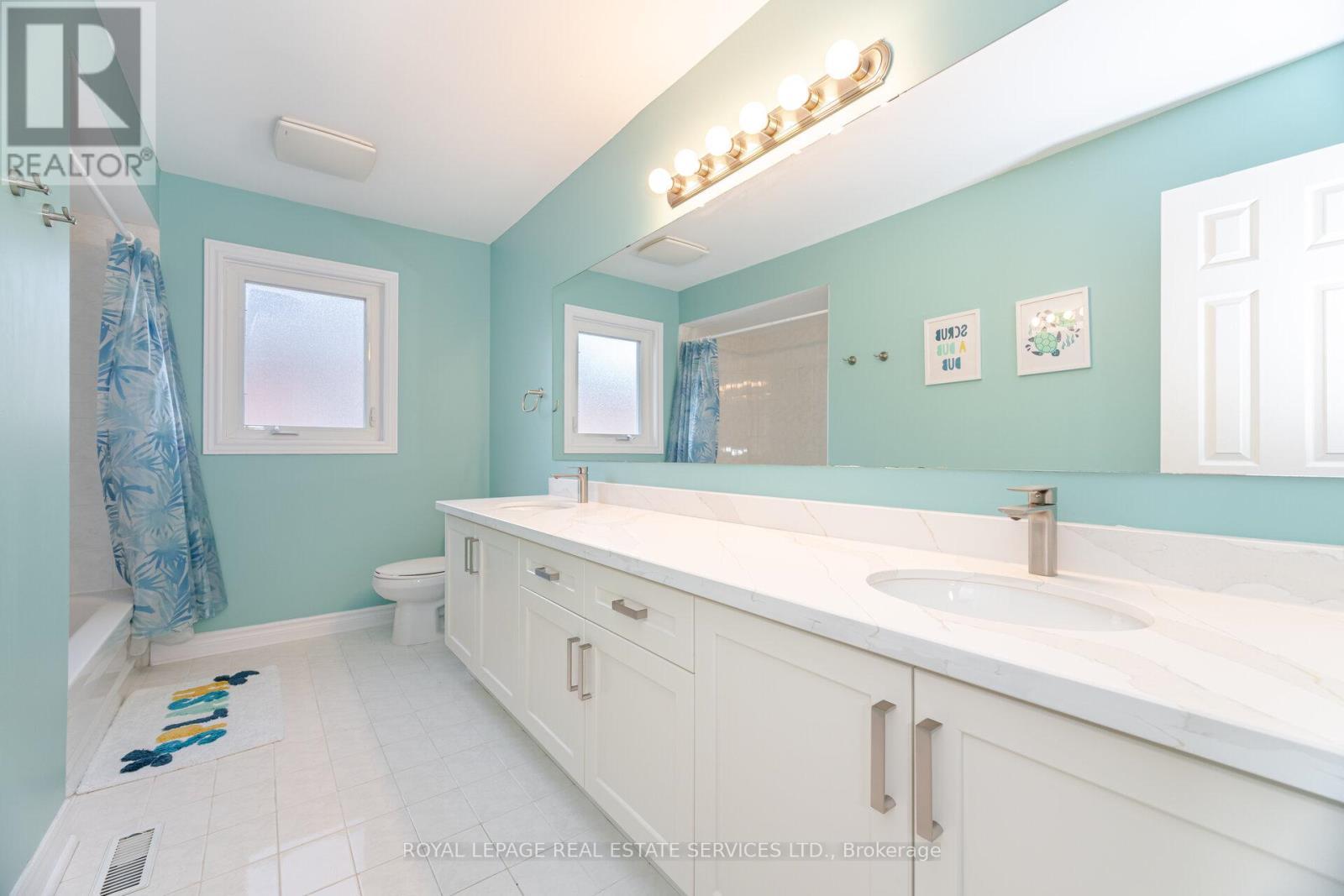 












2853 ROSEWOOD LANE

,
Oakville,




Ontario
L6J7M5

