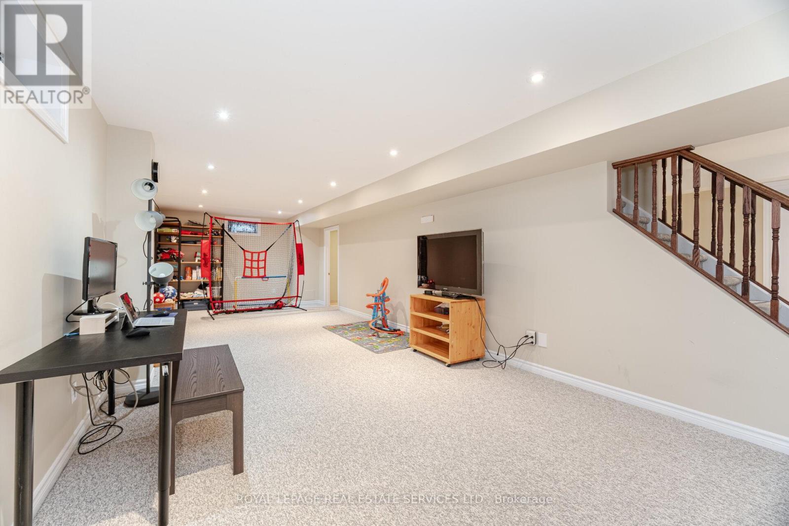 












2853 ROSEWOOD LANE

,
Oakville,




Ontario
L6J7M5

