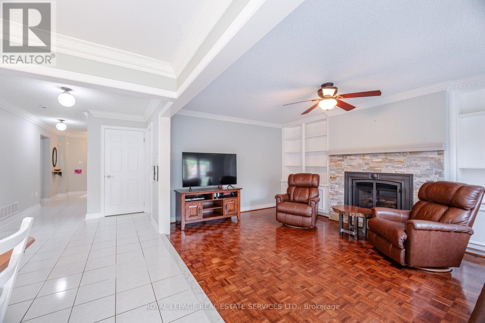 












2853 ROSEWOOD LANE

,
Oakville,




Ontario
L6J7M5

