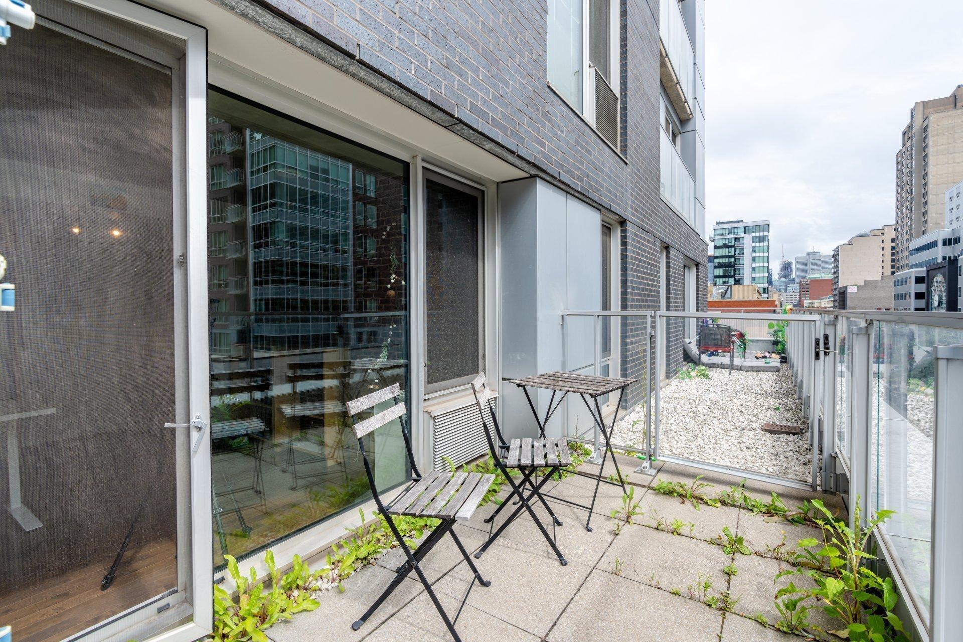 









1414


Rue Chomedey

, 511,
Montréal (Ville-Marie),




QC
H3H0A2

