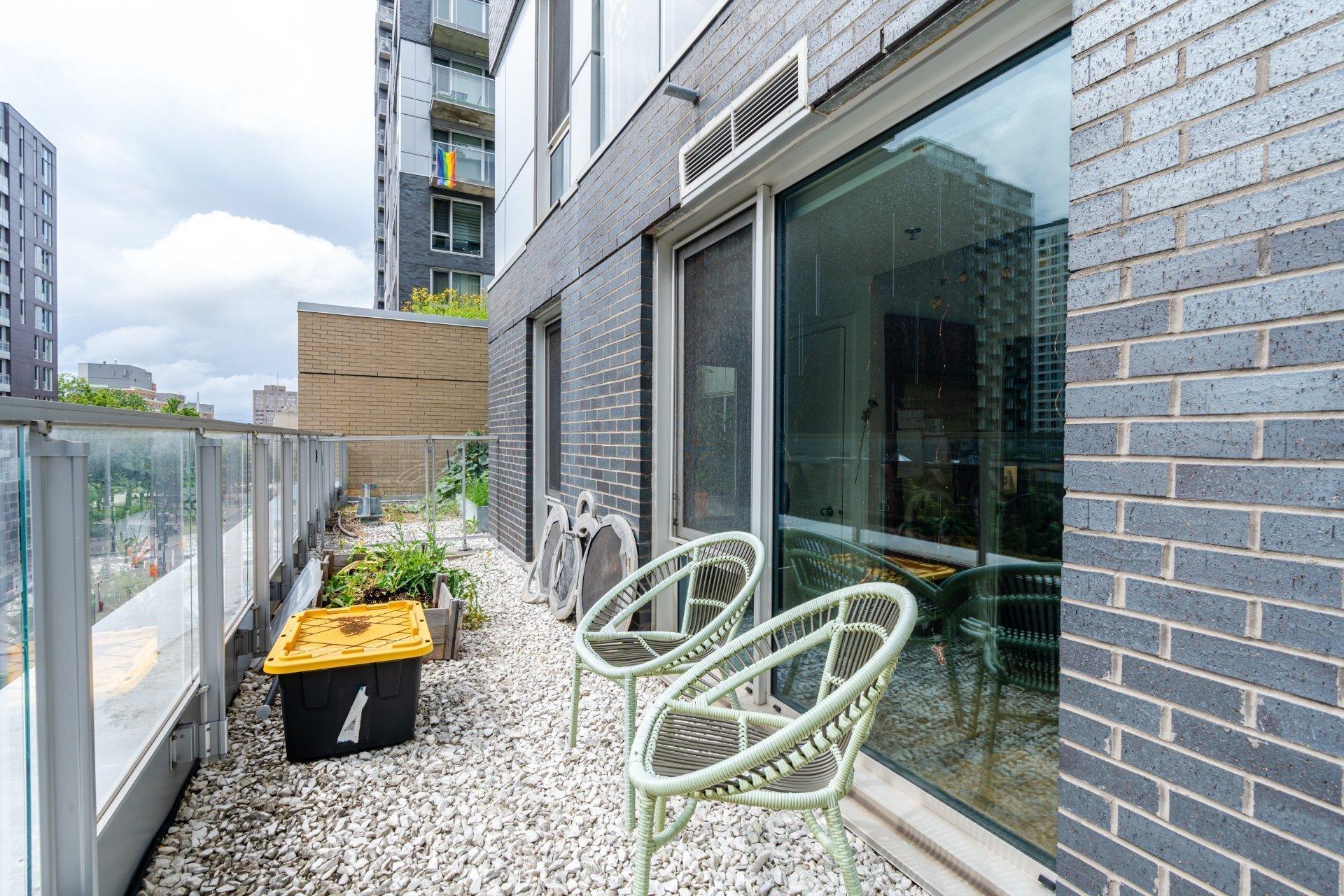 









1414


Rue Chomedey

, 511,
Montréal (Ville-Marie),




QC
H3H0A2

