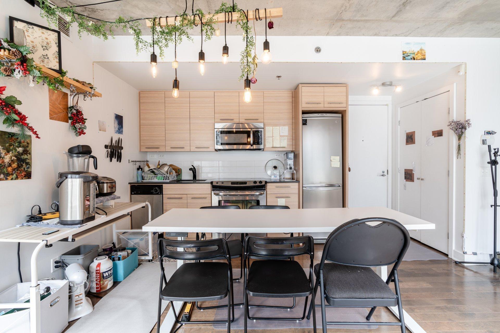 









1414


Rue Chomedey

, 511,
Montréal (Ville-Marie),




QC
H3H0A2

