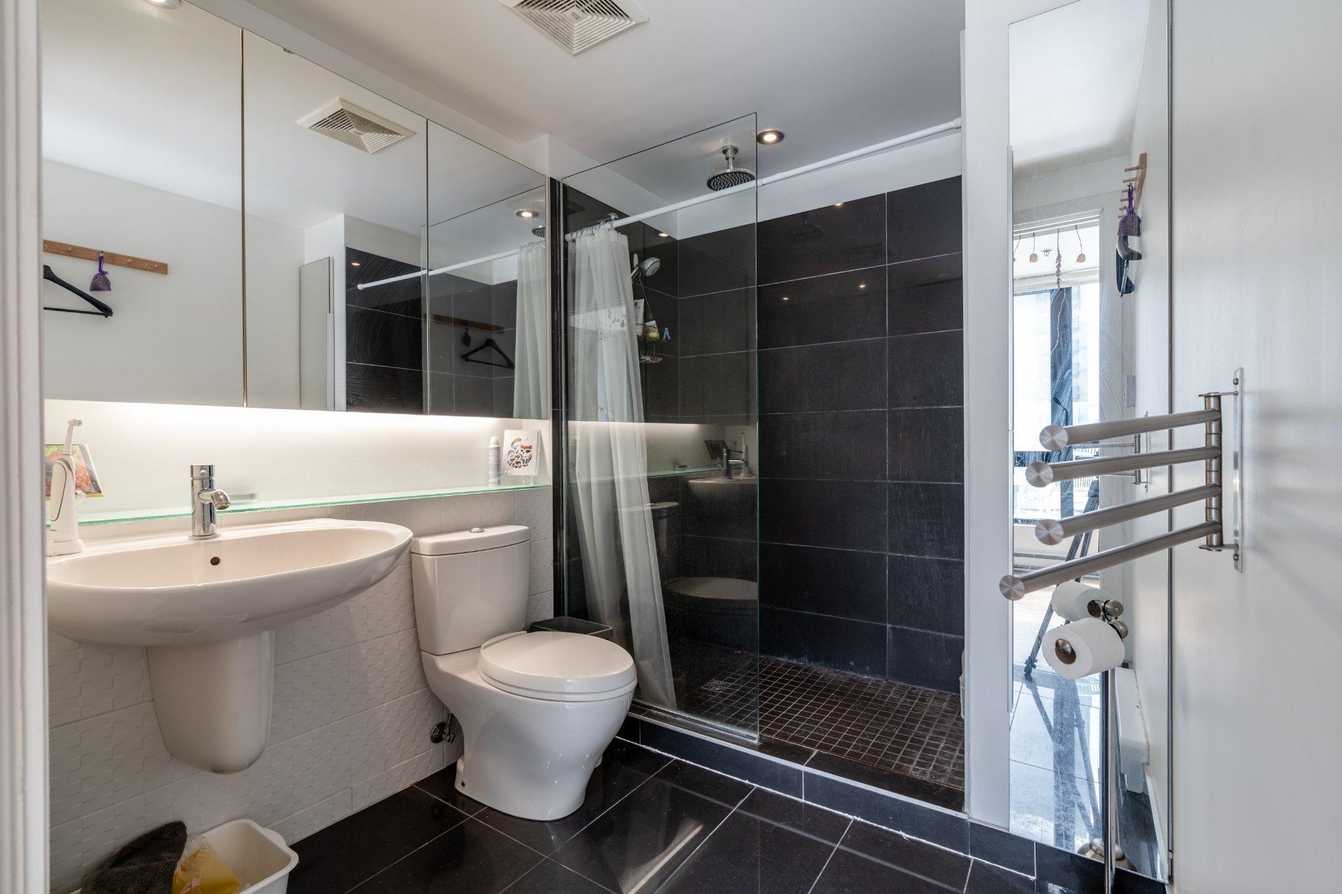 









1414


Rue Chomedey

, 511,
Montréal (Ville-Marie),




QC
H3H0A2

