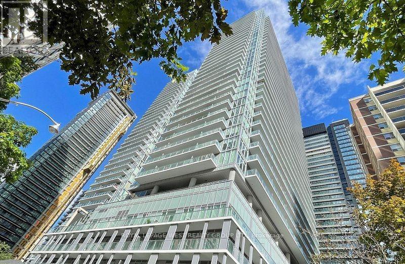 












1401 - 195 REDPATH AVENUE

,
Toronto,




Ontario
M4P0E4

