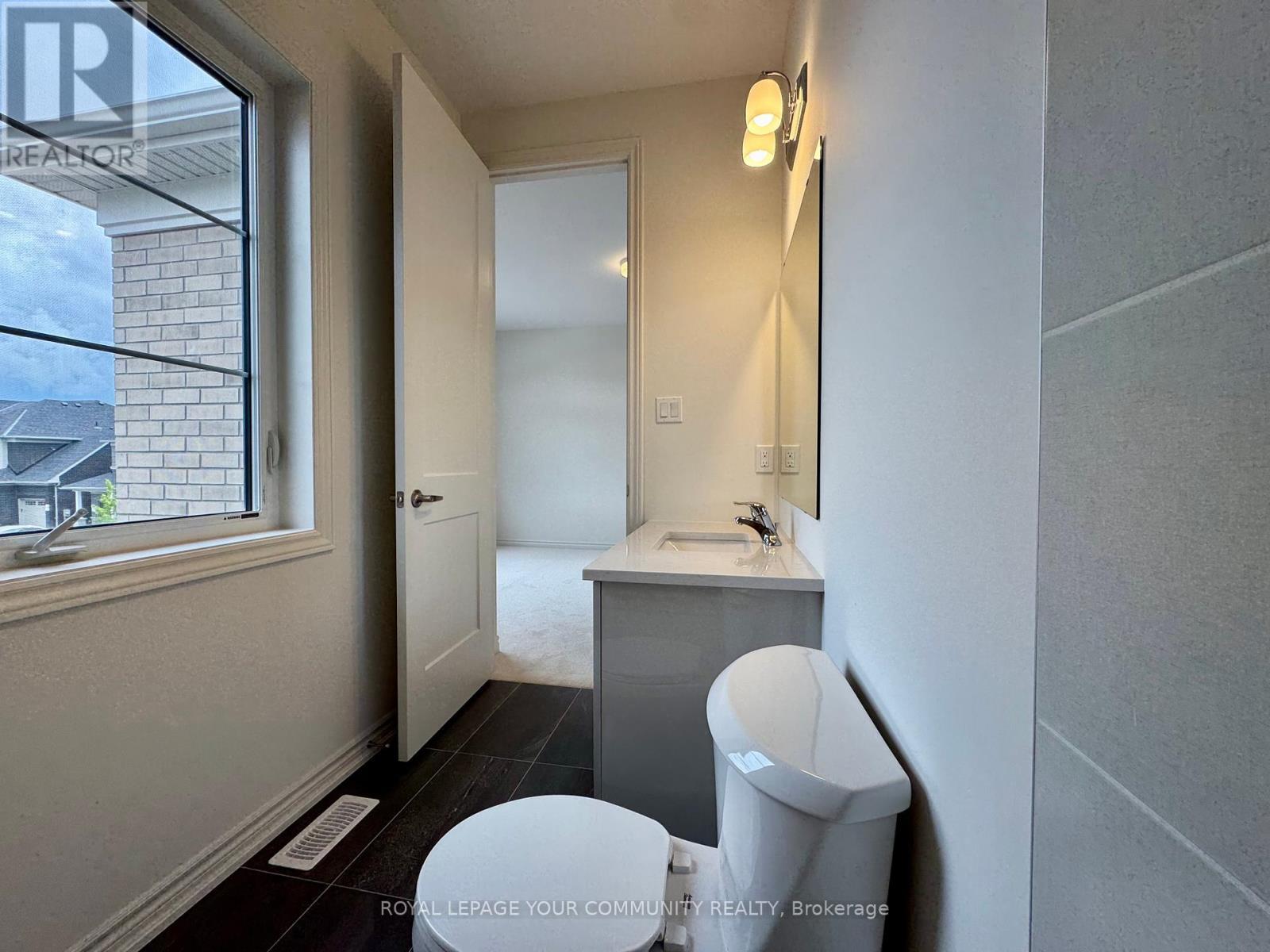 












8 ELDERBERRY WAY

,
Adjala-Tosorontio,




Ontario
L0G1W0


