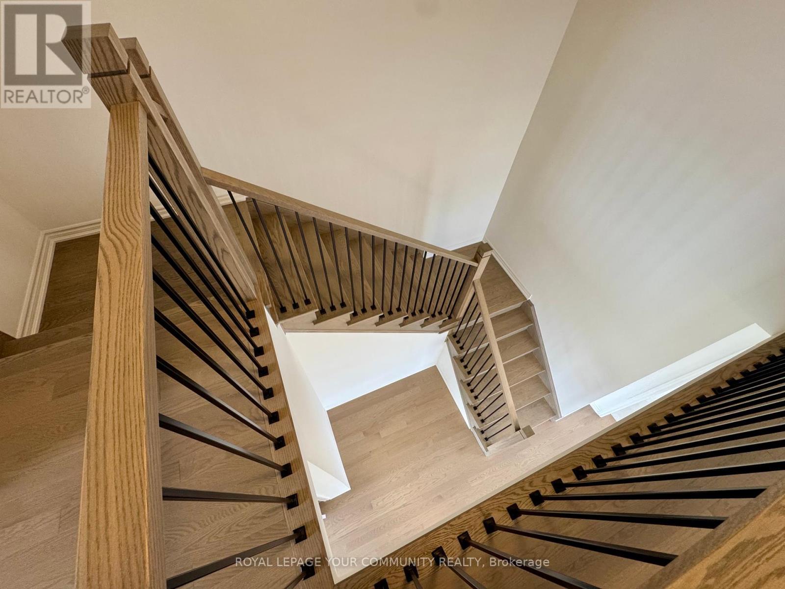 












8 ELDERBERRY WAY

,
Adjala-Tosorontio,




Ontario
L0G1W0

