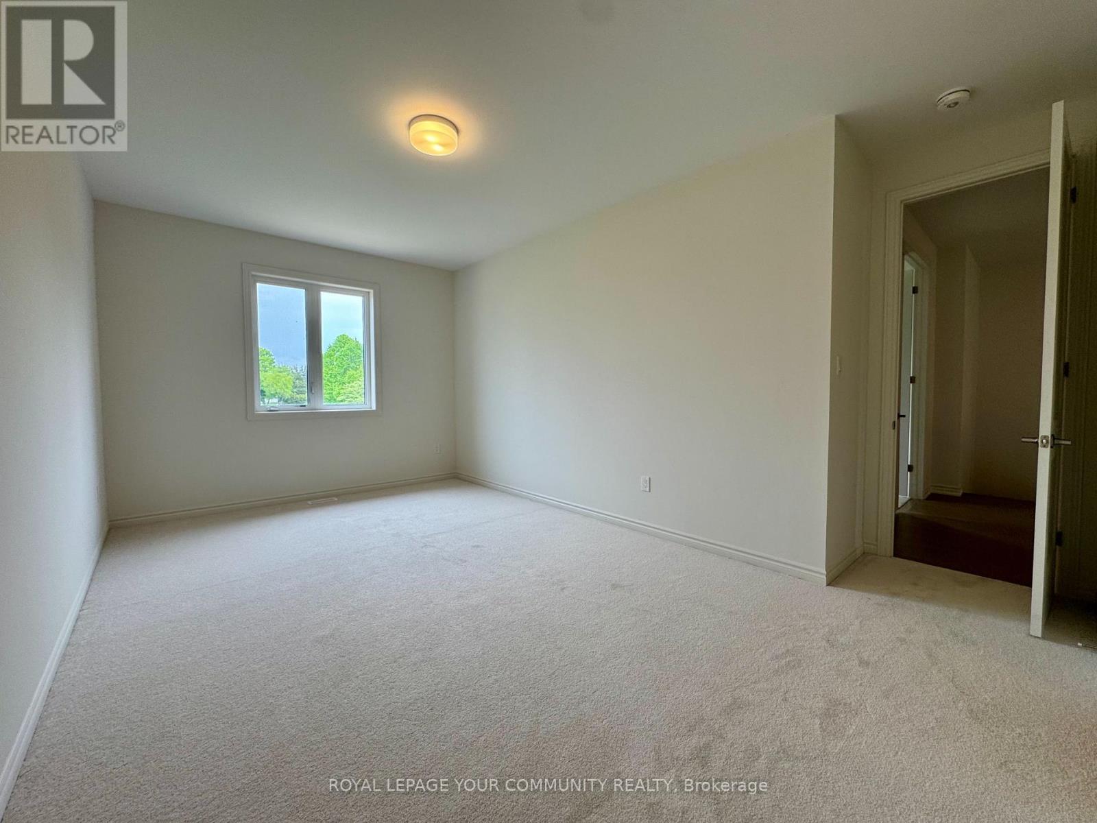 












8 ELDERBERRY WAY

,
Adjala-Tosorontio,




Ontario
L0G1W0

