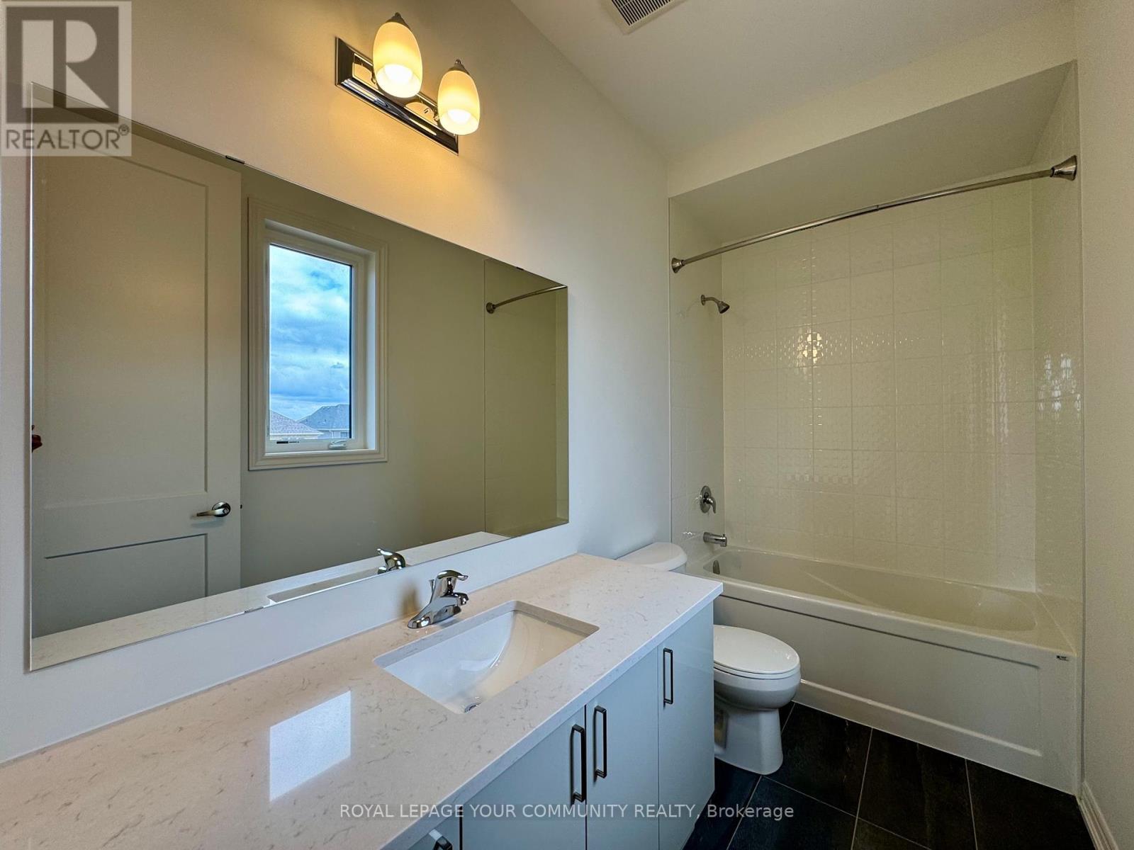 












8 ELDERBERRY WAY

,
Adjala-Tosorontio,




Ontario
L0G1W0

