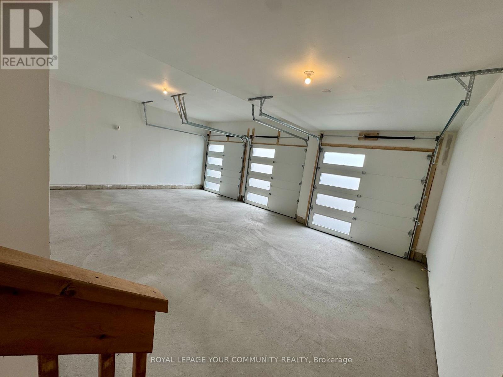 












8 ELDERBERRY WAY

,
Adjala-Tosorontio,




Ontario
L0G1W0

