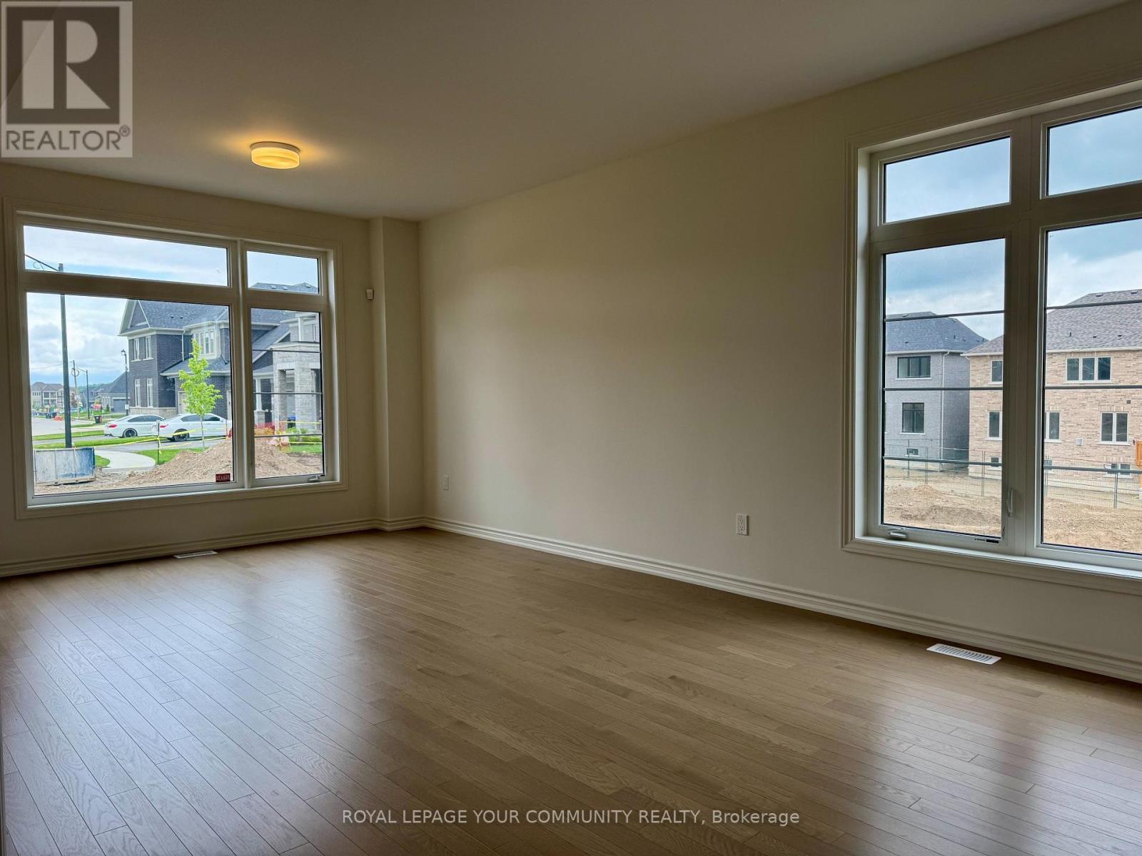 












8 ELDERBERRY WAY

,
Adjala-Tosorontio,




Ontario
L0G1W0

