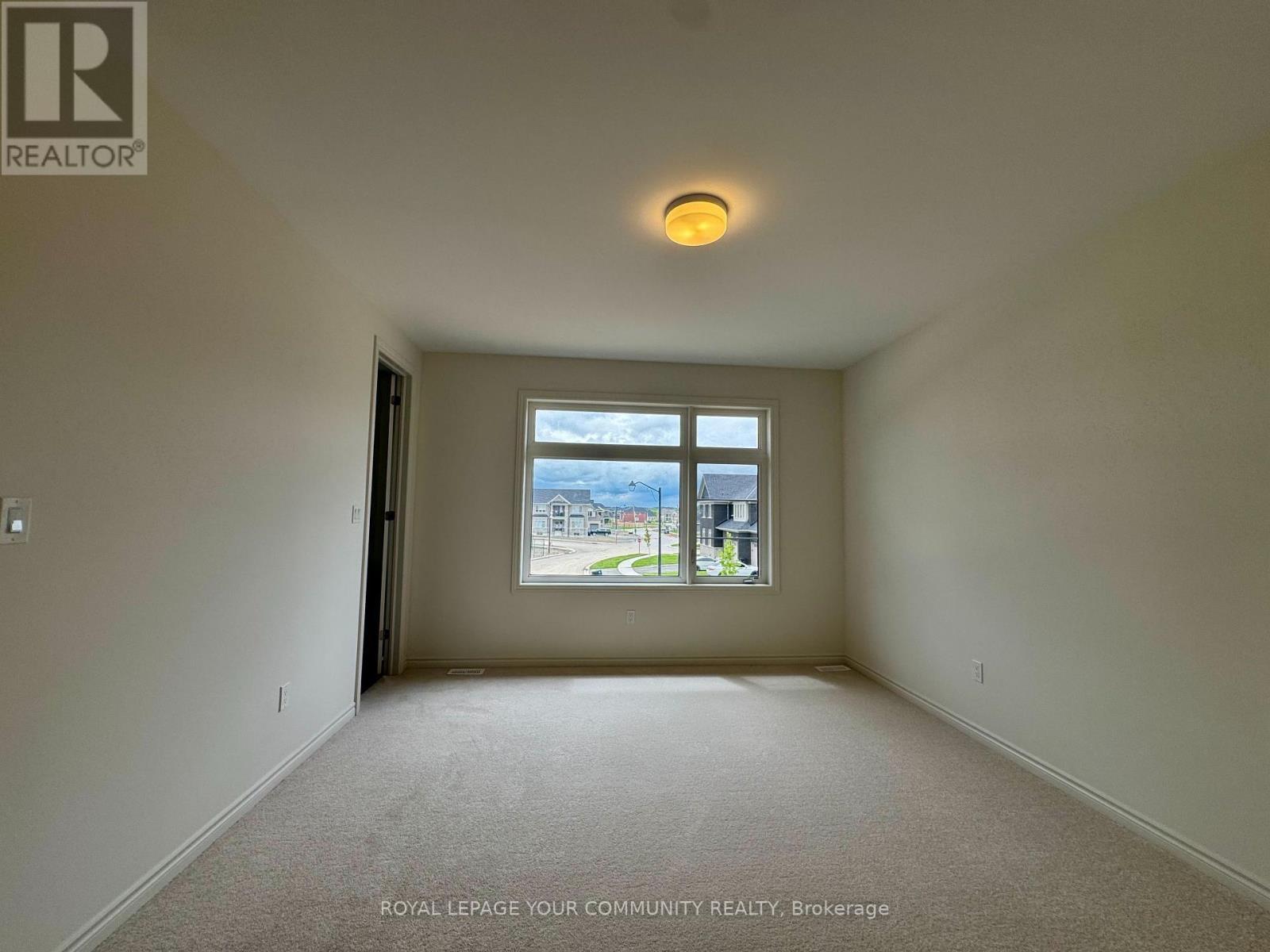 












8 ELDERBERRY WAY

,
Adjala-Tosorontio,




Ontario
L0G1W0

