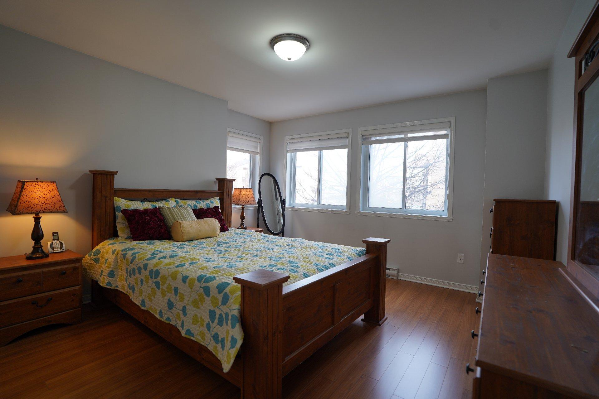 









6195


Rue Charpentier

, 3,
Brossard,




QC
J4Z0L6


