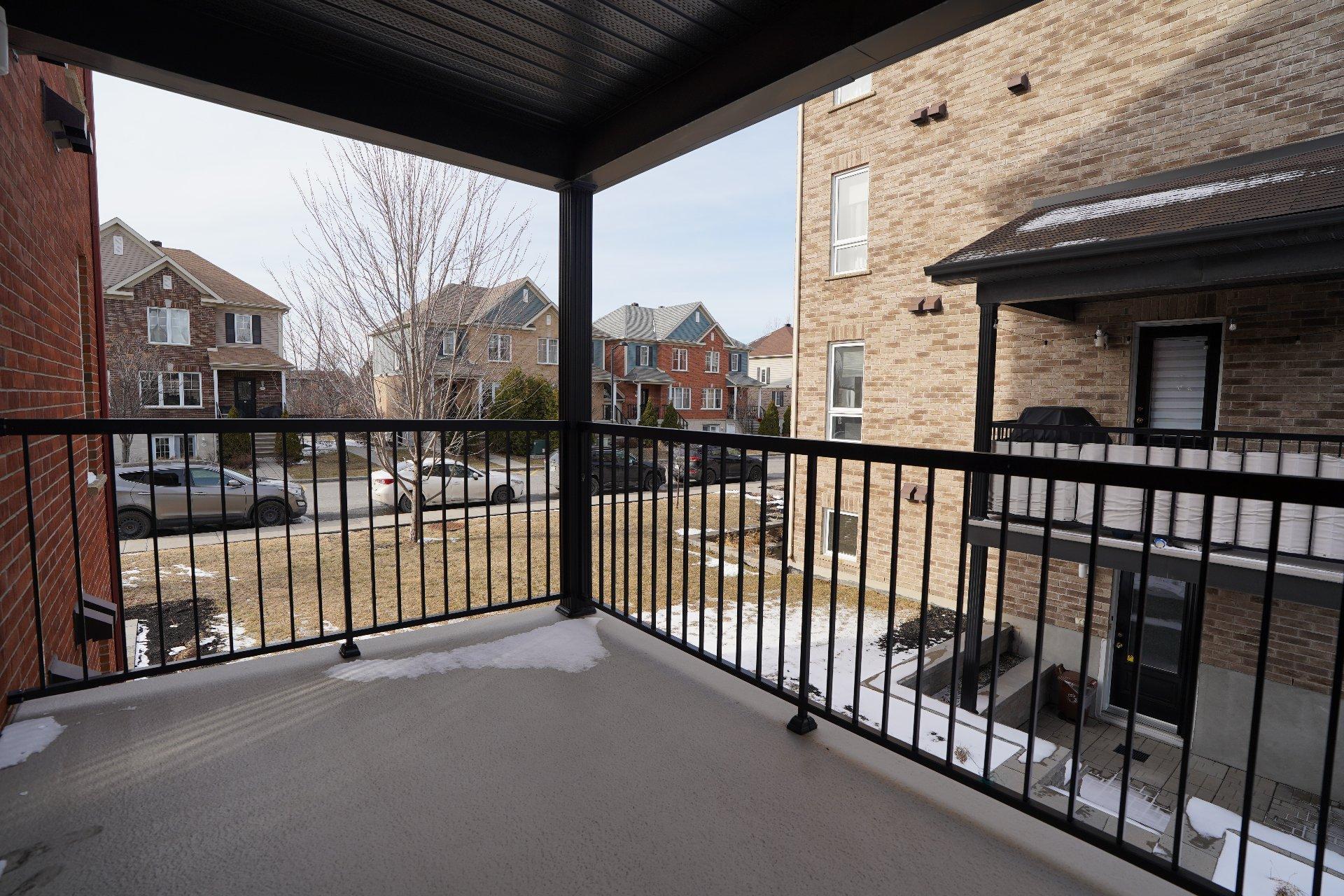 









6195


Rue Charpentier

, 3,
Brossard,




QC
J4Z0L6

