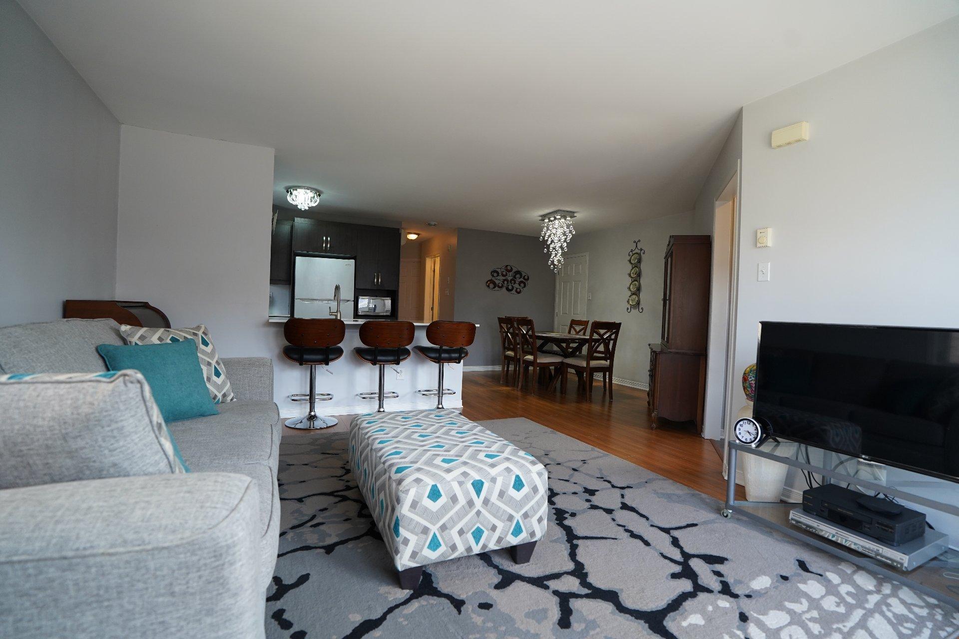 









6195


Rue Charpentier

, 3,
Brossard,




QC
J4Z0L6

