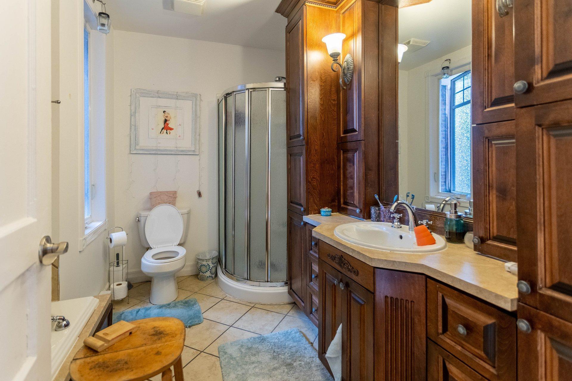 









118

 - 120


Rue Rochefort

,
Trois-Rivières,




QC
G8T7J1

