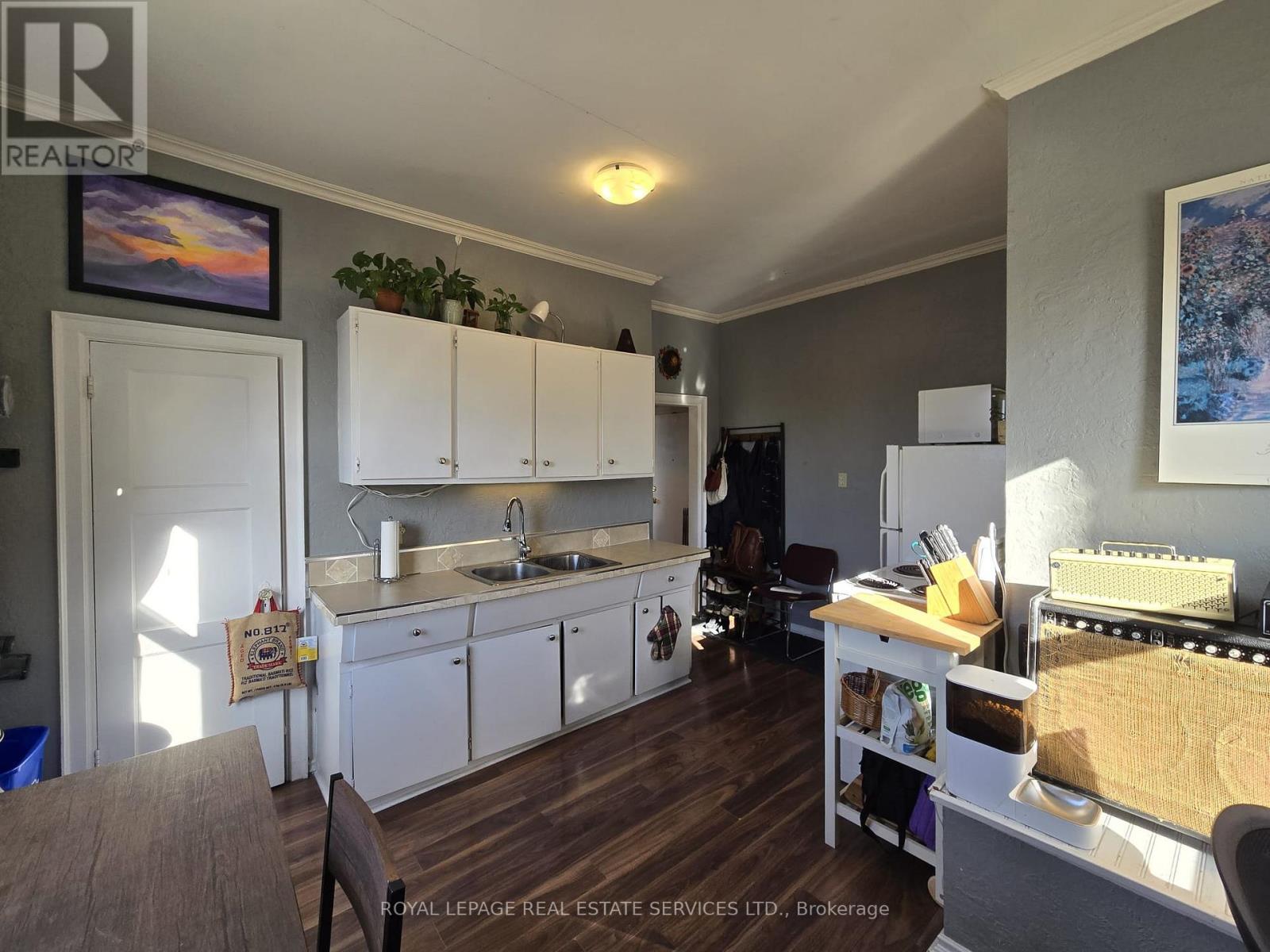 












2 - 36 PLAINS ROAD W

,
Burlington,




Ontario
L7T0E9

