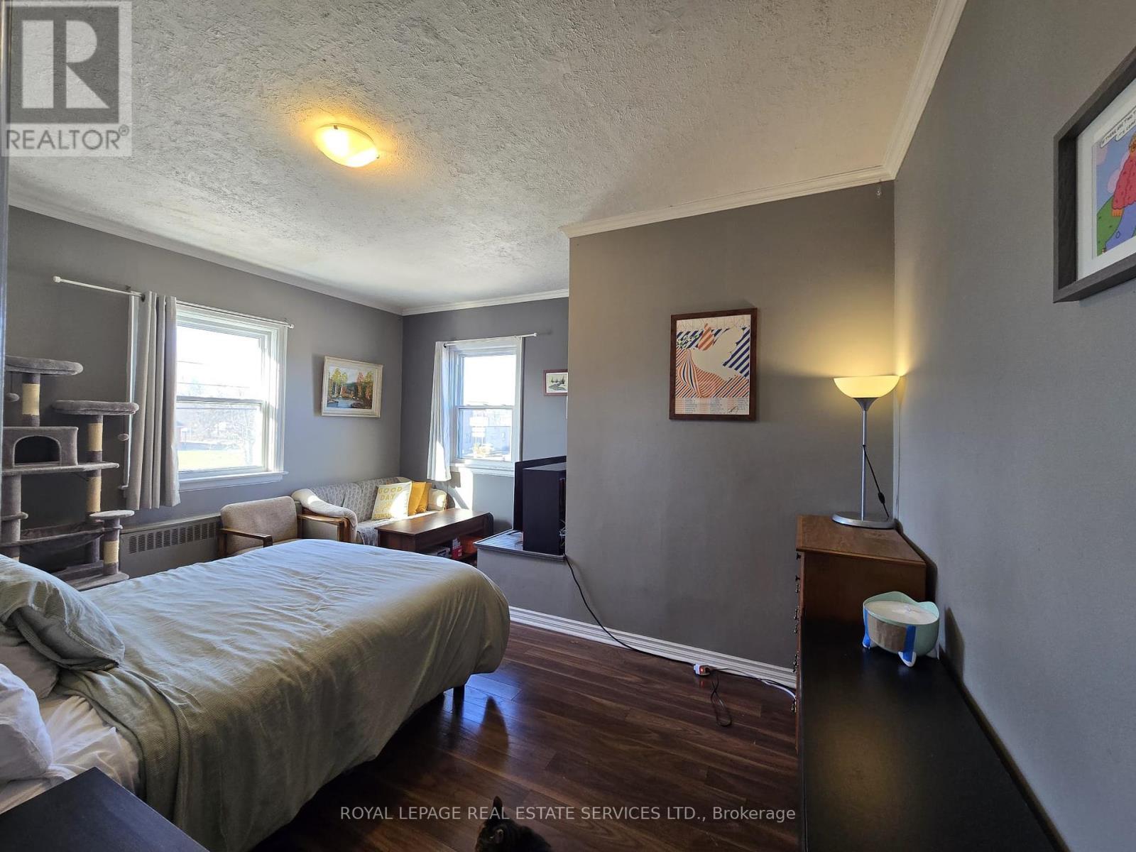 












2 - 36 PLAINS ROAD W

,
Burlington,




Ontario
L7T0E9

