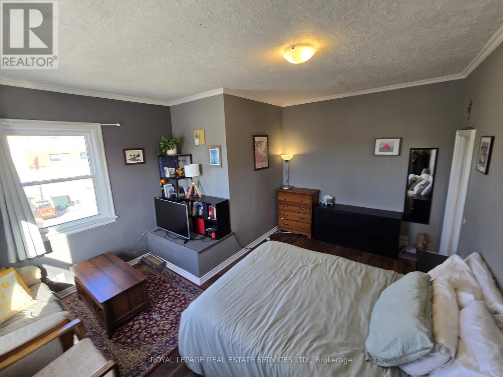 












2 - 36 PLAINS ROAD W

,
Burlington,




Ontario
L7T0E9

