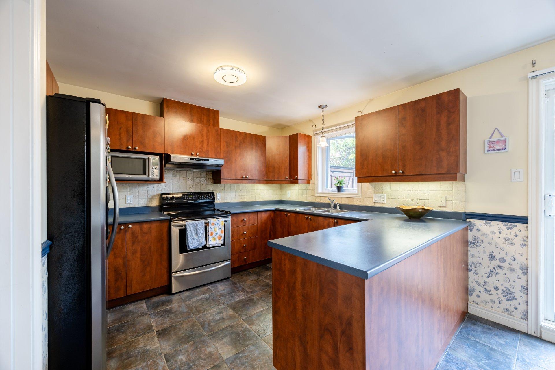 









2229


Rue de la Méditerranée

,
Montréal (Saint-Laurent),




QC
H4R3B1

