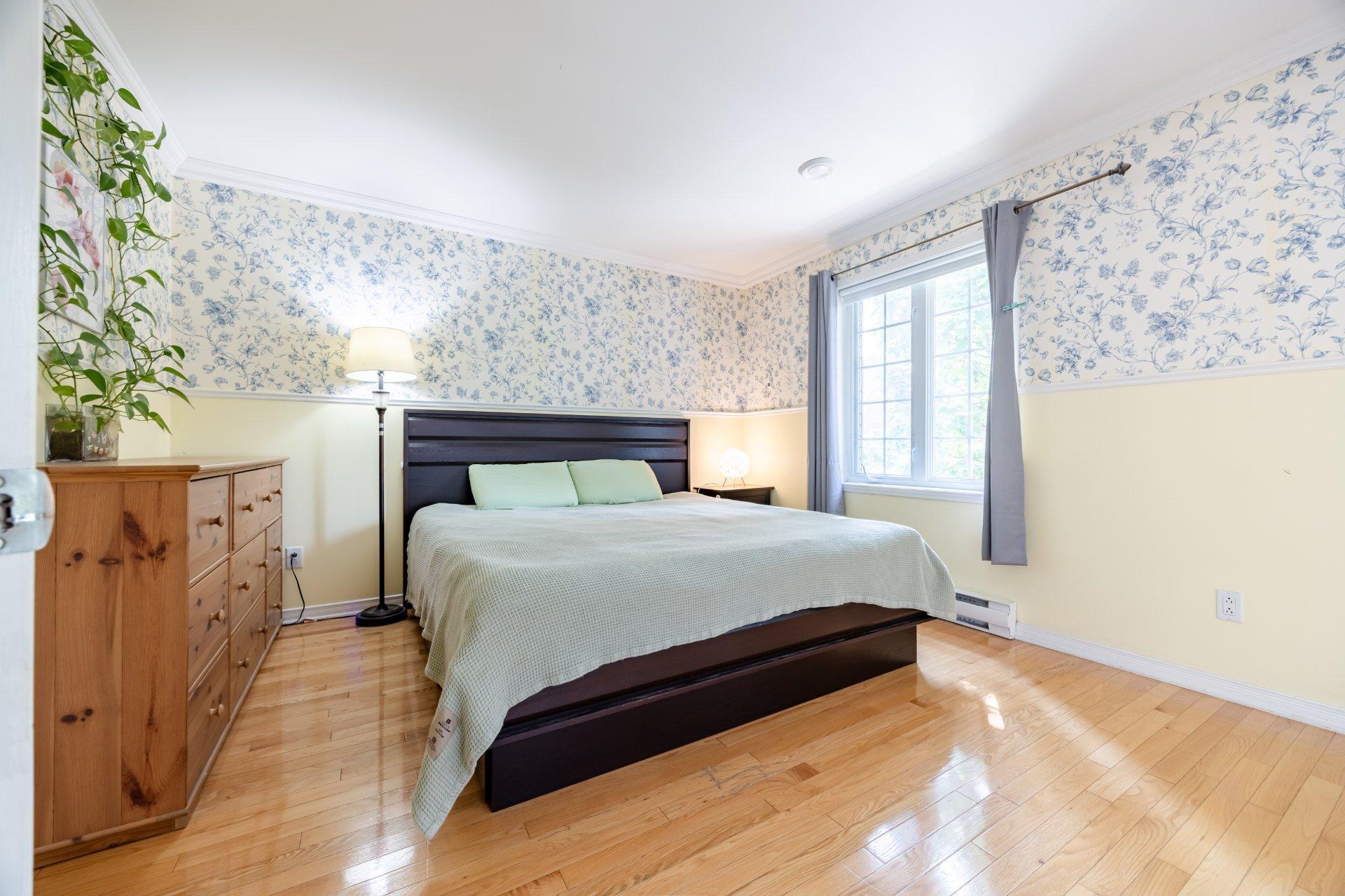 









2229


Rue de la Méditerranée

,
Montréal (Saint-Laurent),




QC
H4R3B1

