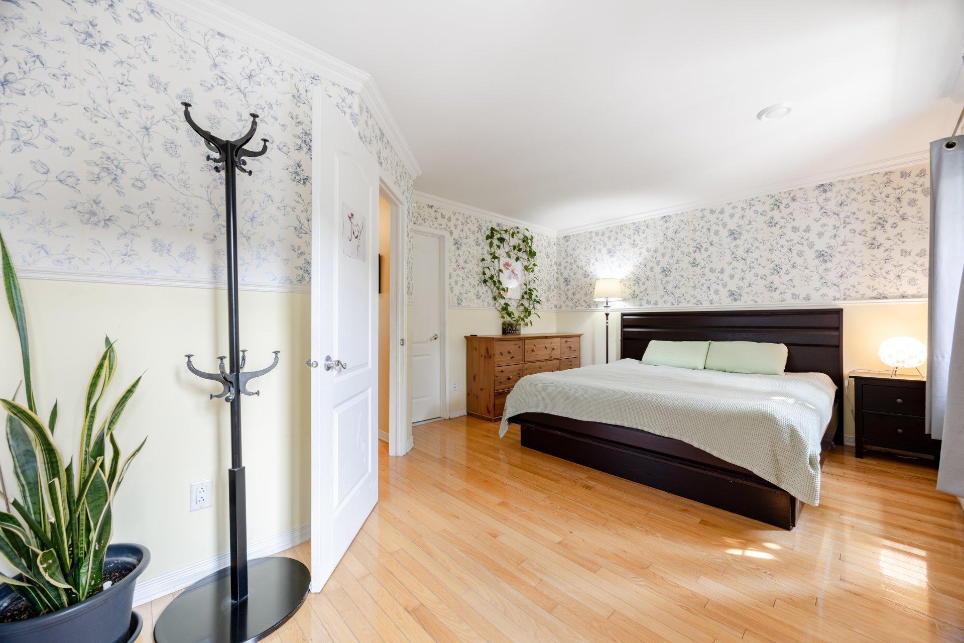 









2229


Rue de la Méditerranée

,
Montréal (Saint-Laurent),




QC
H4R3B1

