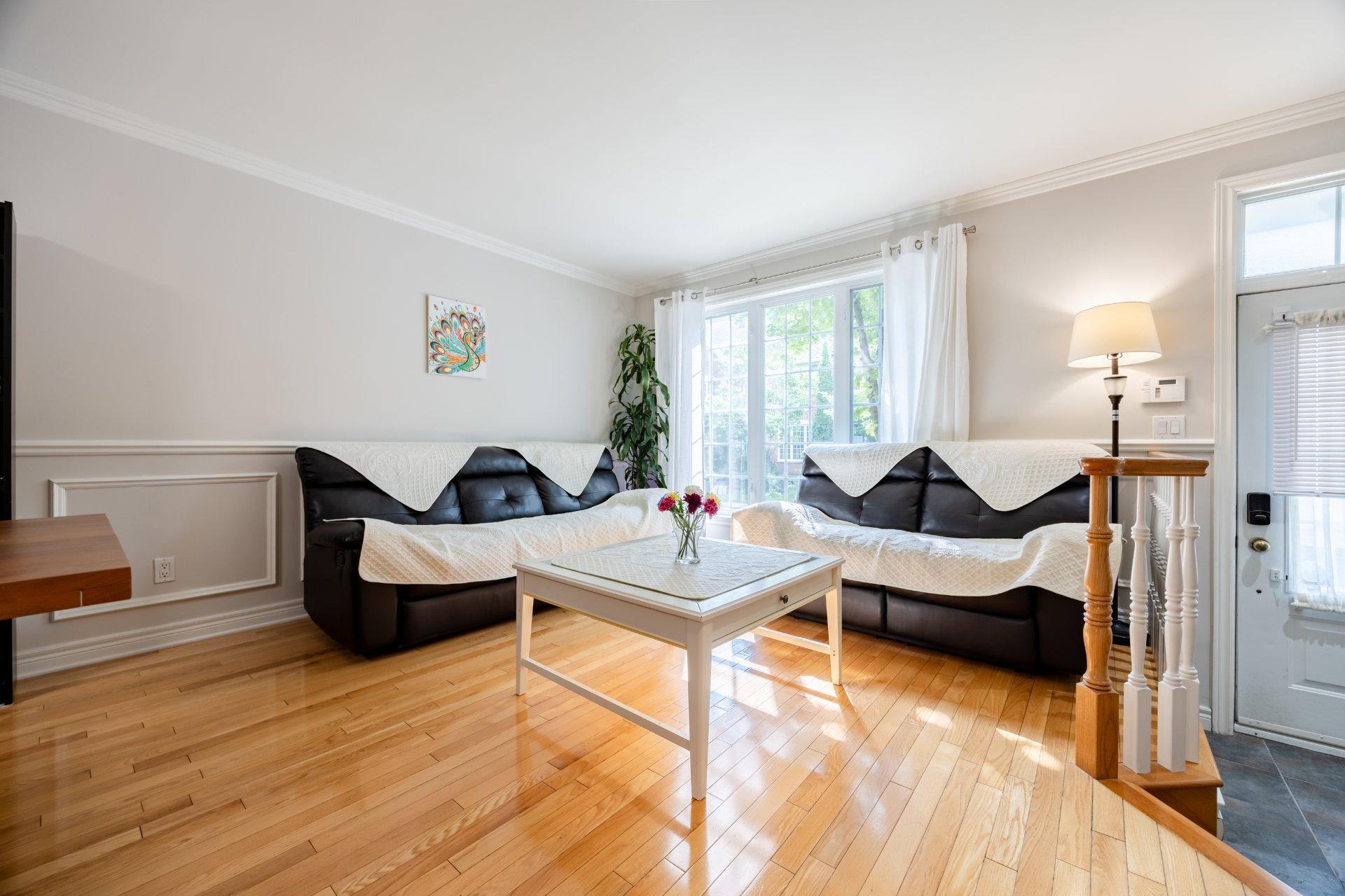 









2229


Rue de la Méditerranée

,
Montréal (Saint-Laurent),




QC
H4R3B1

