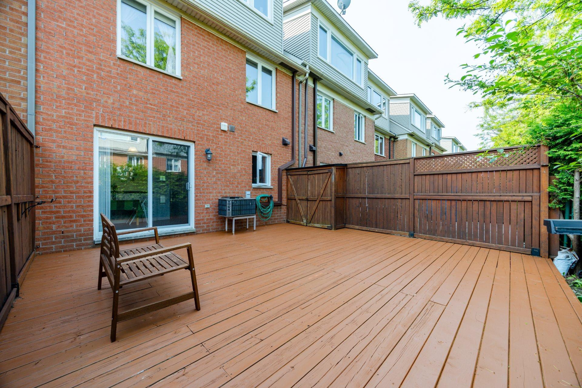 









2229


Rue de la Méditerranée

,
Montréal (Saint-Laurent),




QC
H4R3B1

