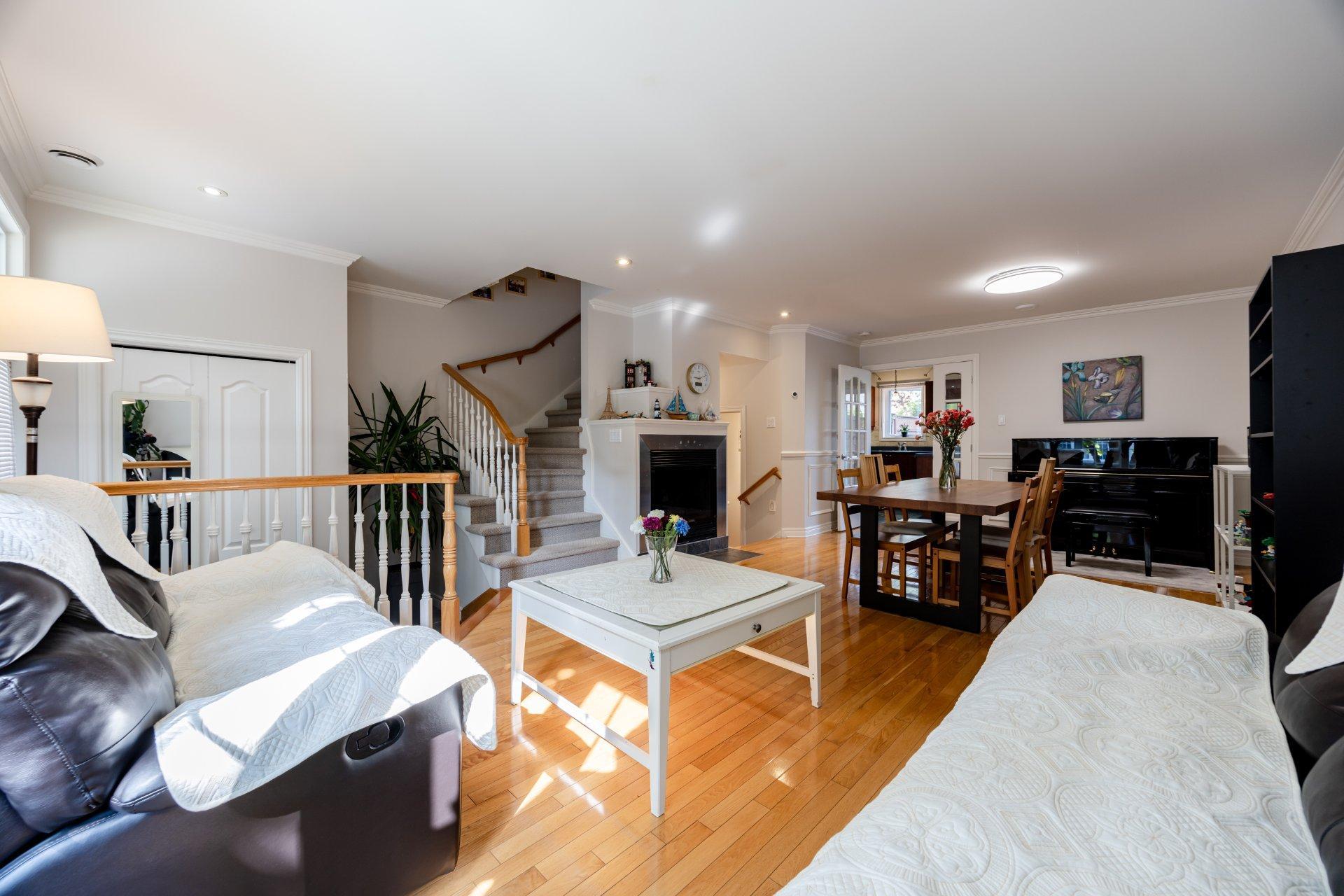 









2229


Rue de la Méditerranée

,
Montréal (Saint-Laurent),




QC
H4R3B1

