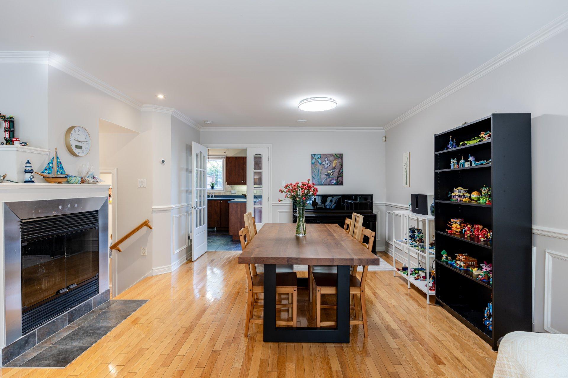 









2229


Rue de la Méditerranée

,
Montréal (Saint-Laurent),




QC
H4R3B1

