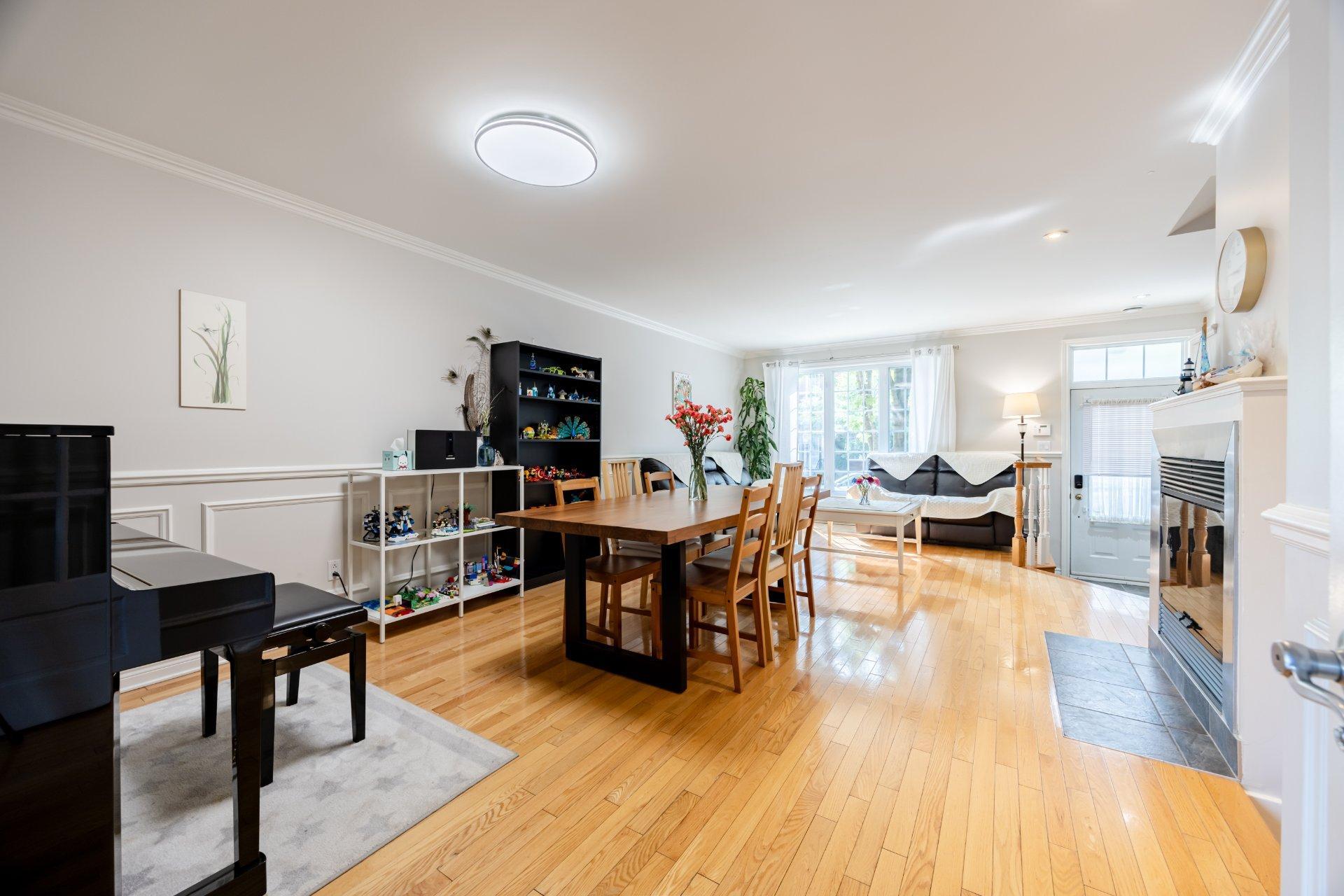 









2229


Rue de la Méditerranée

,
Montréal (Saint-Laurent),




QC
H4R3B1

