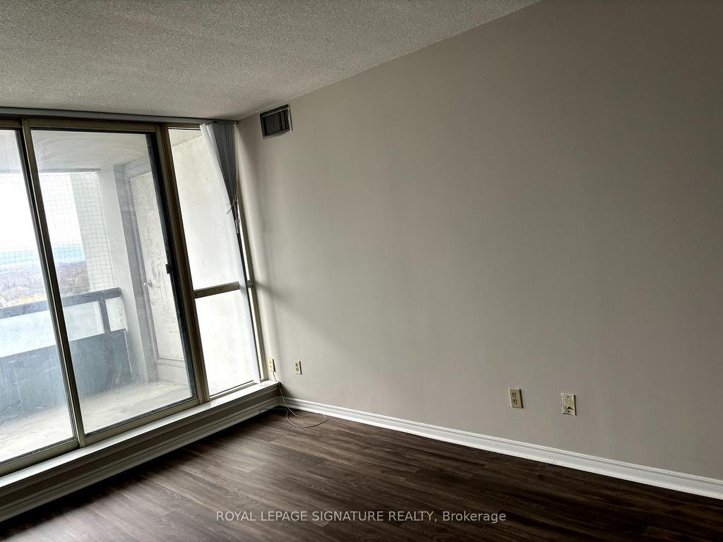 









7


Bishop

Avenue, 1111,
Toronto,




ON
M2M 4J4

