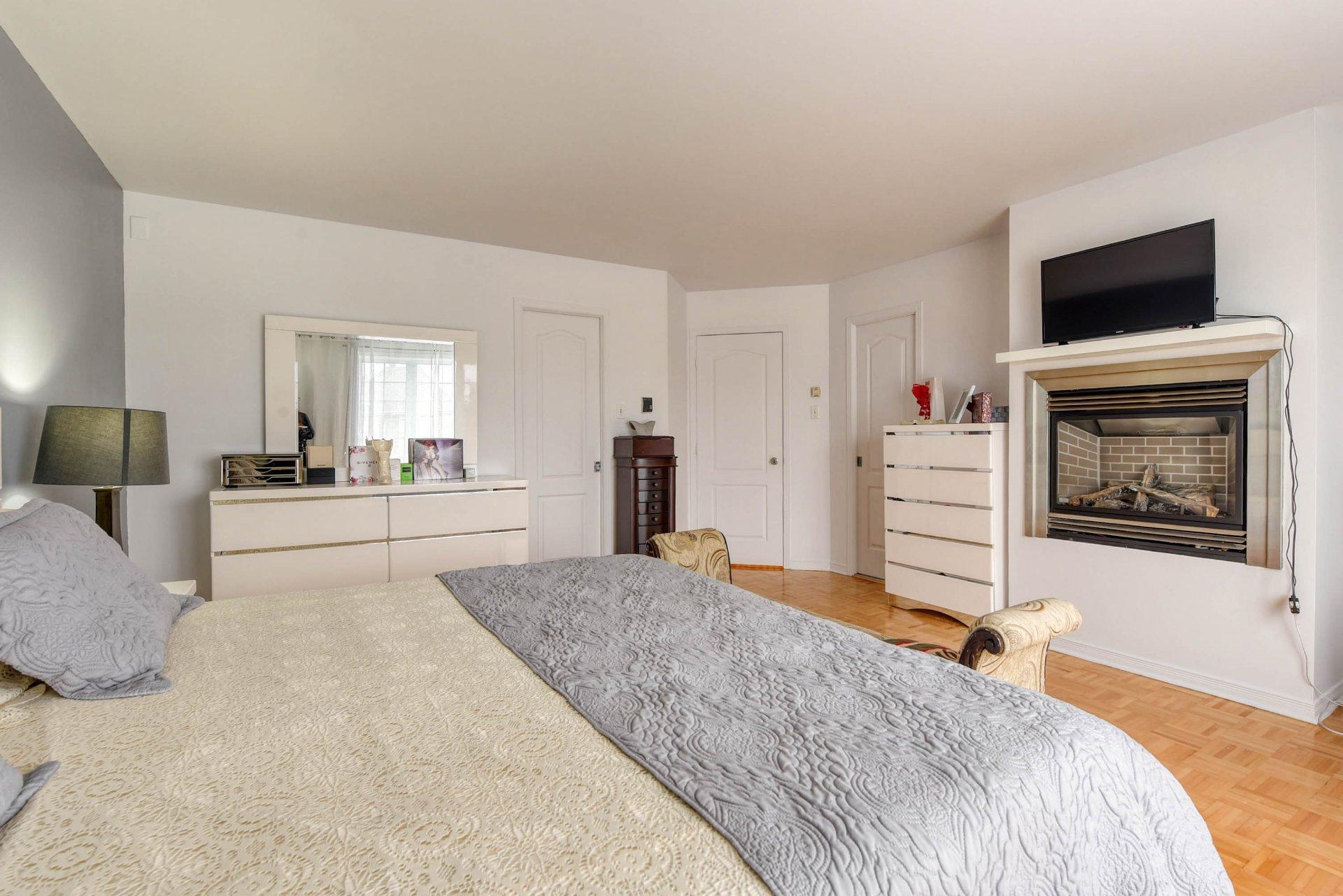 









580


Rue De Coubertin

,
Repentigny (Repentigny),




QC
J5Y3Z6

