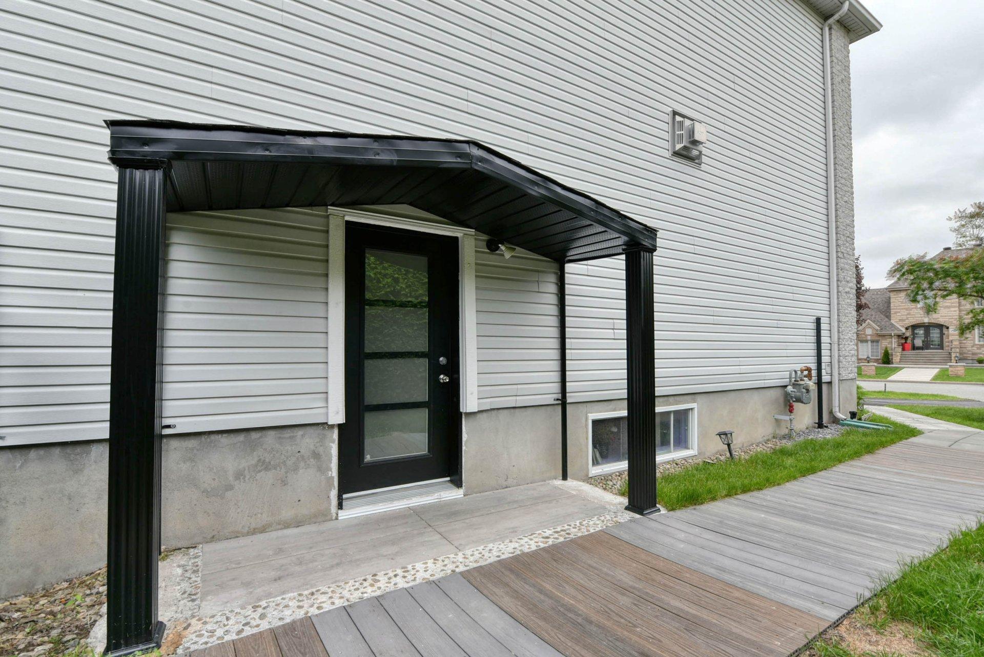 









580


Rue De Coubertin

,
Repentigny (Repentigny),




QC
J5Y3Z6

