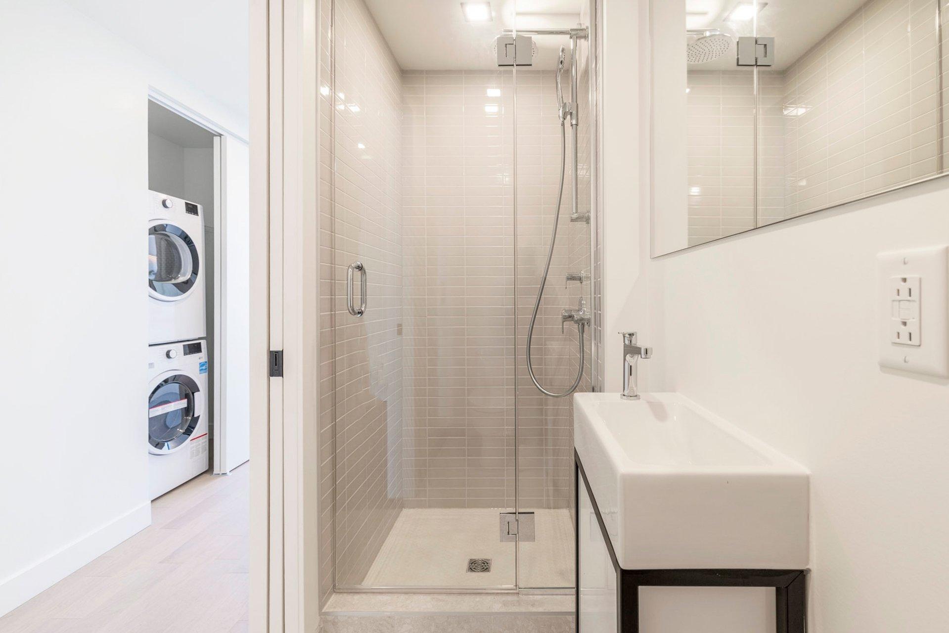 









1210


Rue Jeanne-Mance

, 4310,
Montréal (Ville-Marie),




QC
H2X1M1

