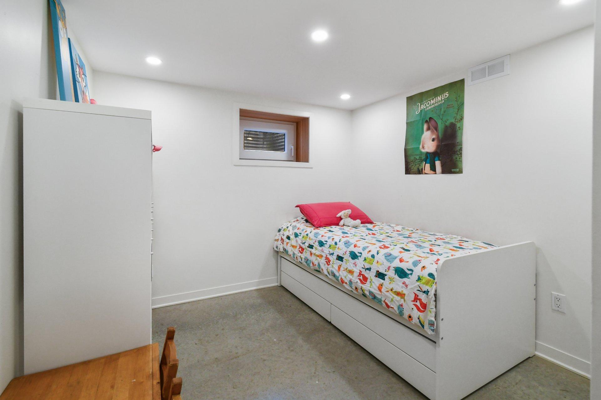 









7507


Rue Boyer

,
Montréal (Villeray/Saint-Michel/Parc-Extension),




QC
H2R2R9

