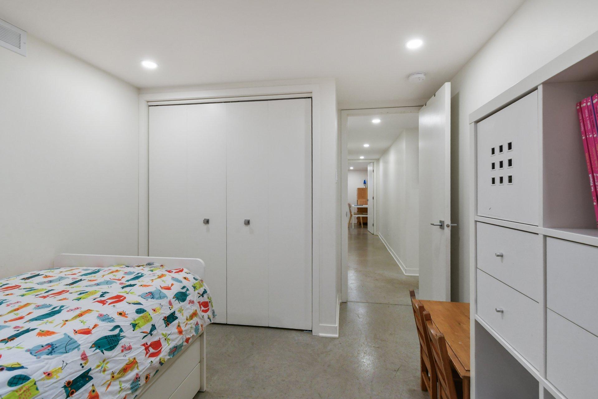 









7507


Rue Boyer

,
Montréal (Villeray/Saint-Michel/Parc-Extension),




QC
H2R2R9

