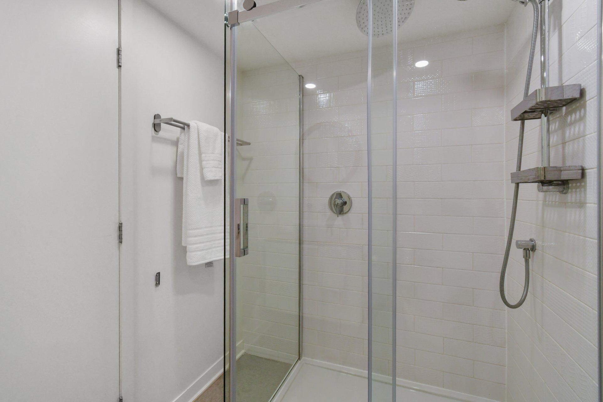 









7507


Rue Boyer

,
Montréal (Villeray/Saint-Michel/Parc-Extension),




QC
H2R2R9

