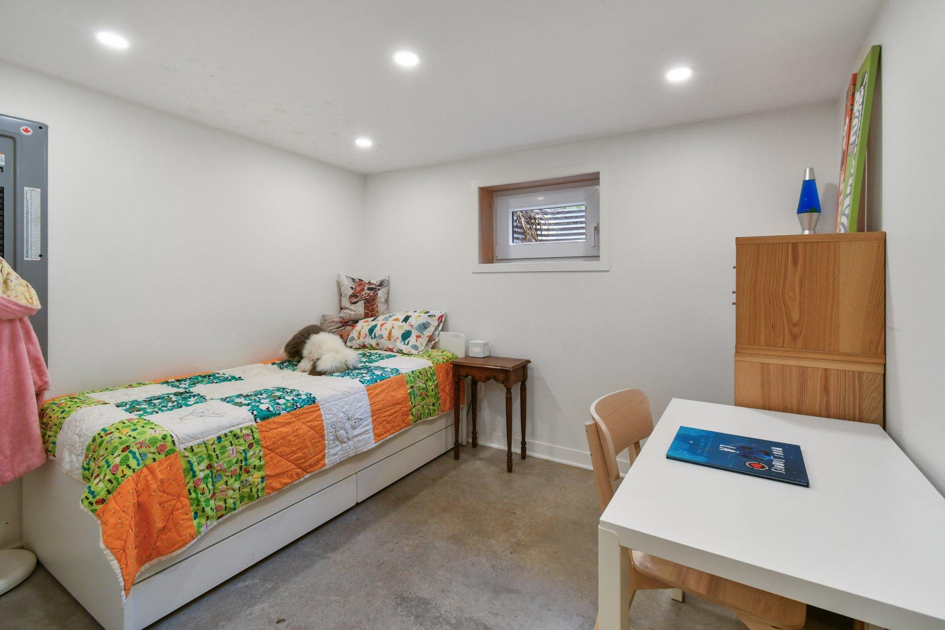 









7507


Rue Boyer

,
Montréal (Villeray/Saint-Michel/Parc-Extension),




QC
H2R2R9

