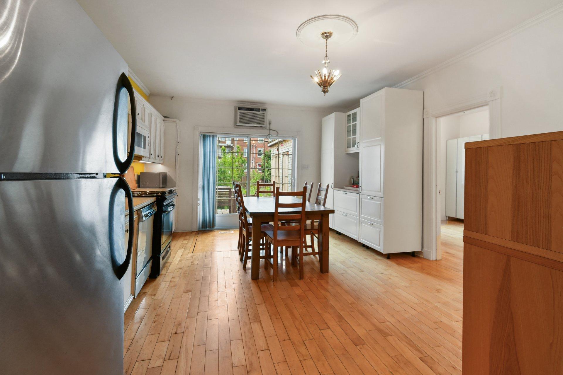 









7507


Rue Boyer

,
Montréal (Villeray/Saint-Michel/Parc-Extension),




QC
H2R2R9

